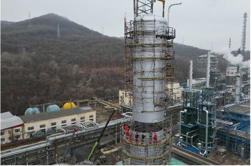 吉林石化轉型升級項目關鍵設備安裝完成 一號常減壓裝置常壓塔與LNG低溫常壓儲罐雙雙告捷